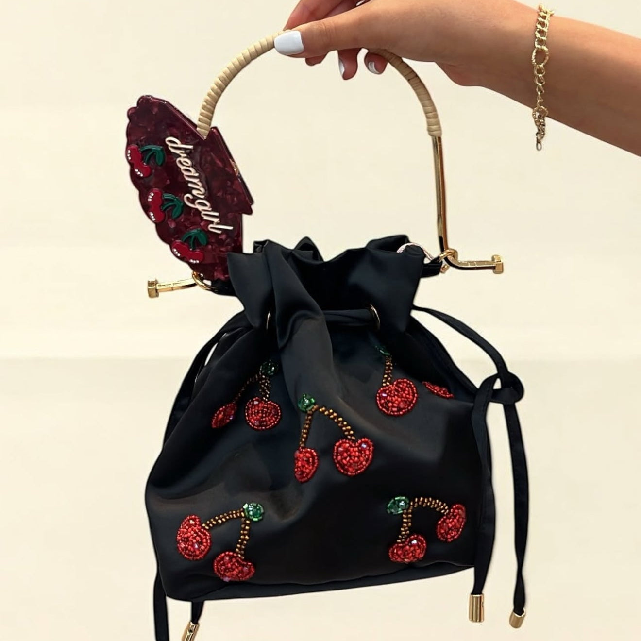 SIGNATURE DREAM GIRL